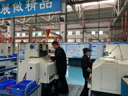流動紅旗引領質量管理新氣象 公司為四個班組授旗，電能質量控制裝置研制成亮點